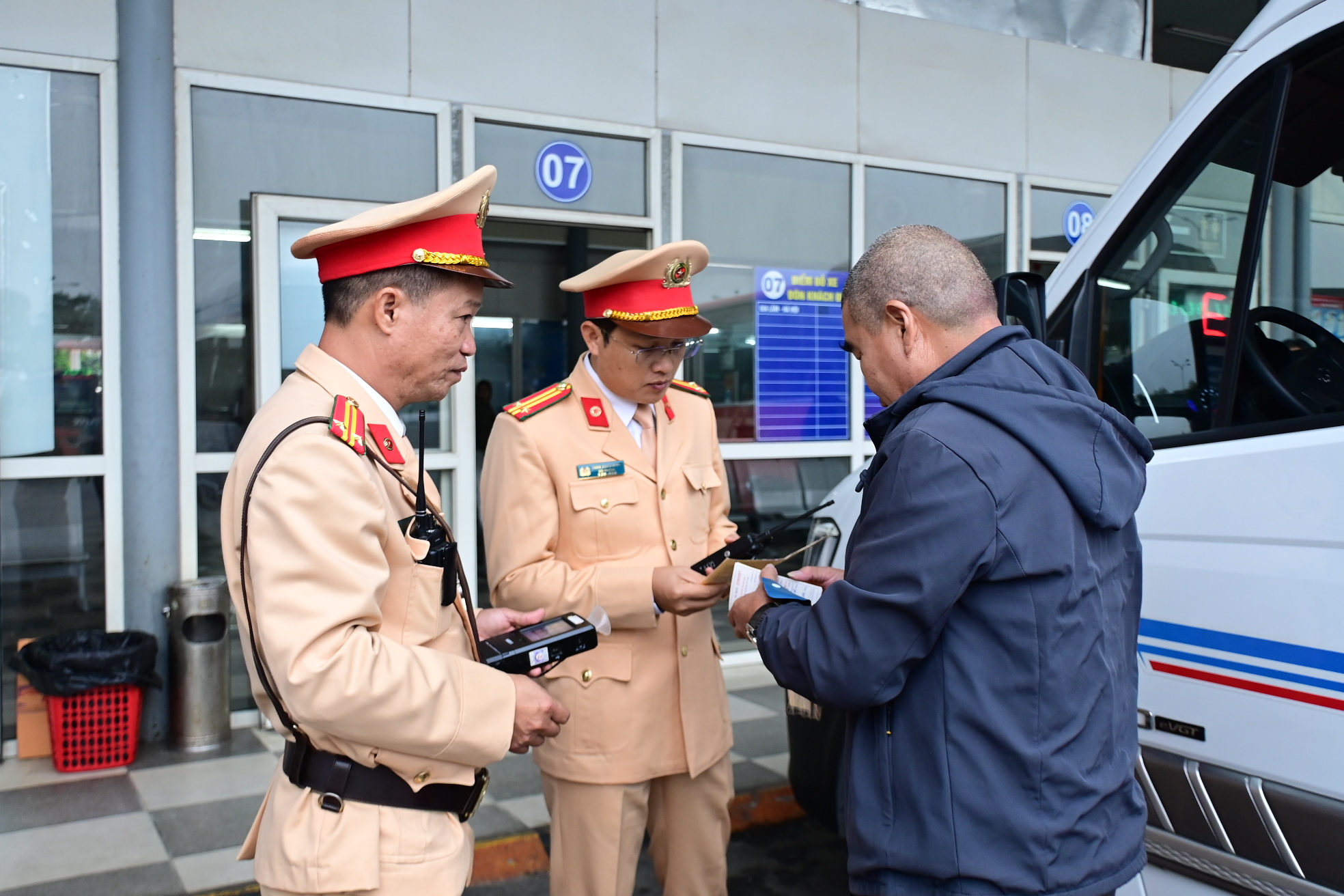 Che biển số xe ô tô sẽ bị phạt tiền từ 20.000.000 đồng đến 26.000.000 đồng